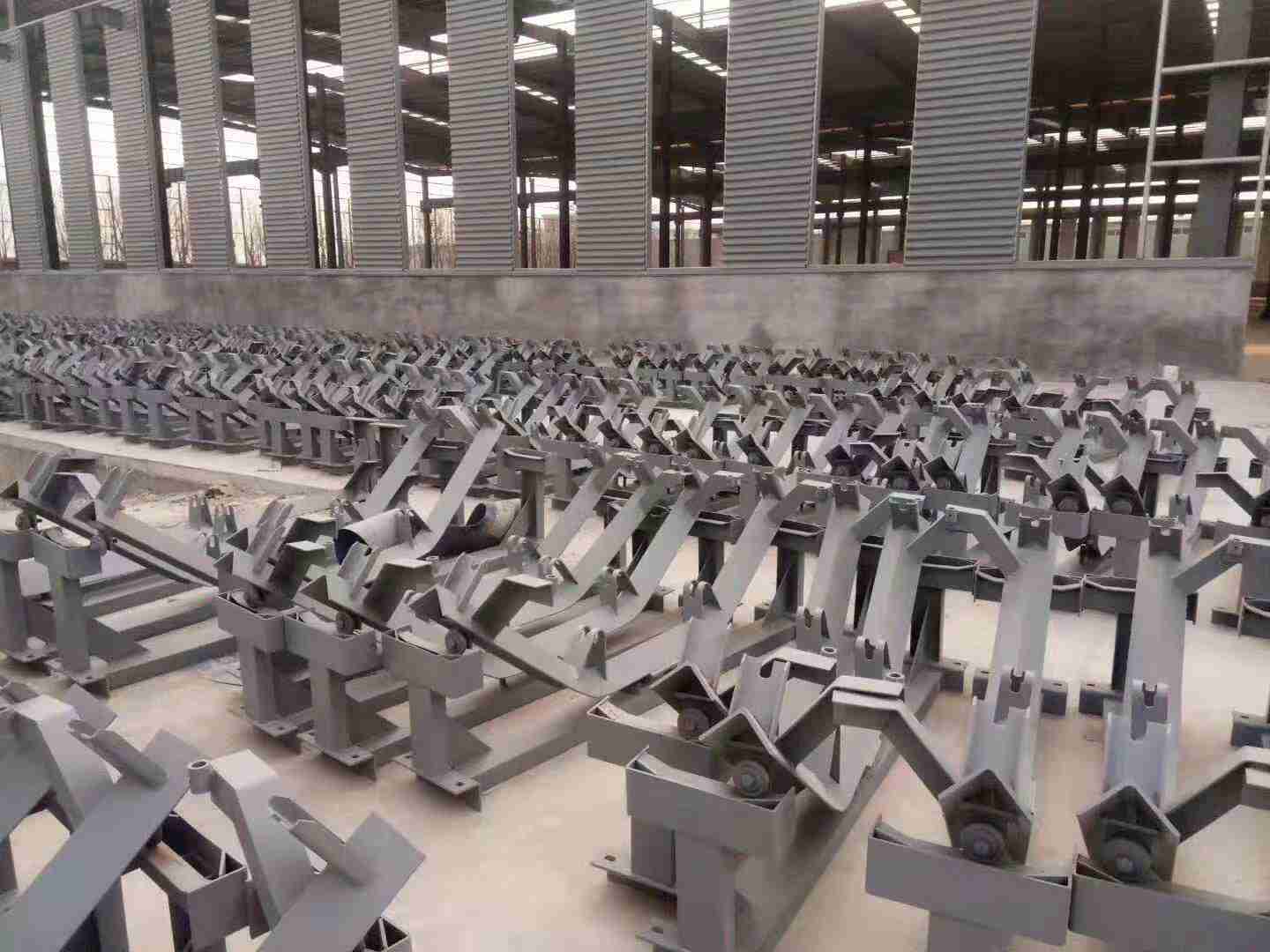 双向调心支架(B=500mm-1400mm)