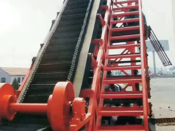 DJ大倾角胶带输送机(B=500mm—1200mm)