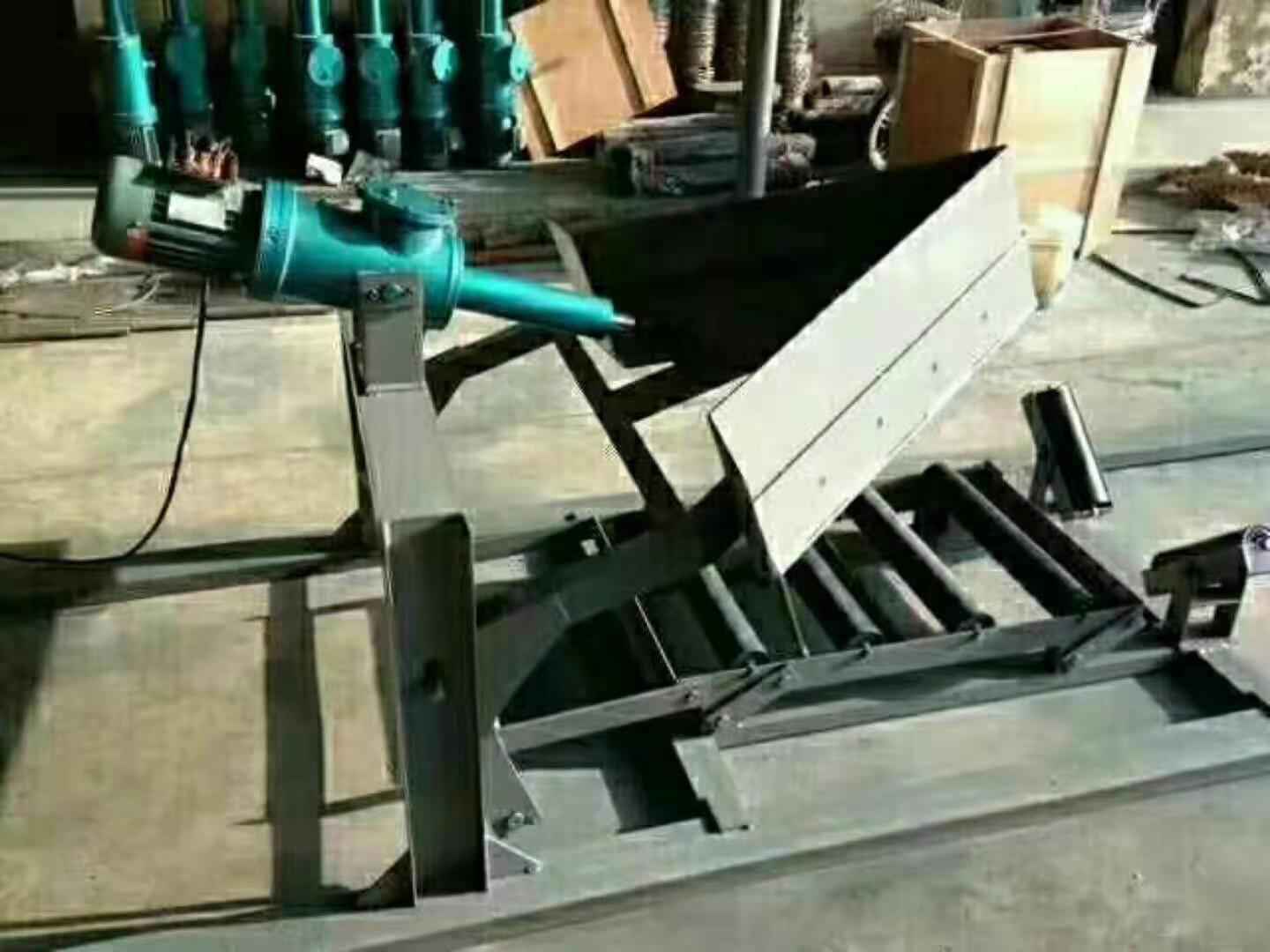 双侧犁式卸料器（B=500mm—1400mm）