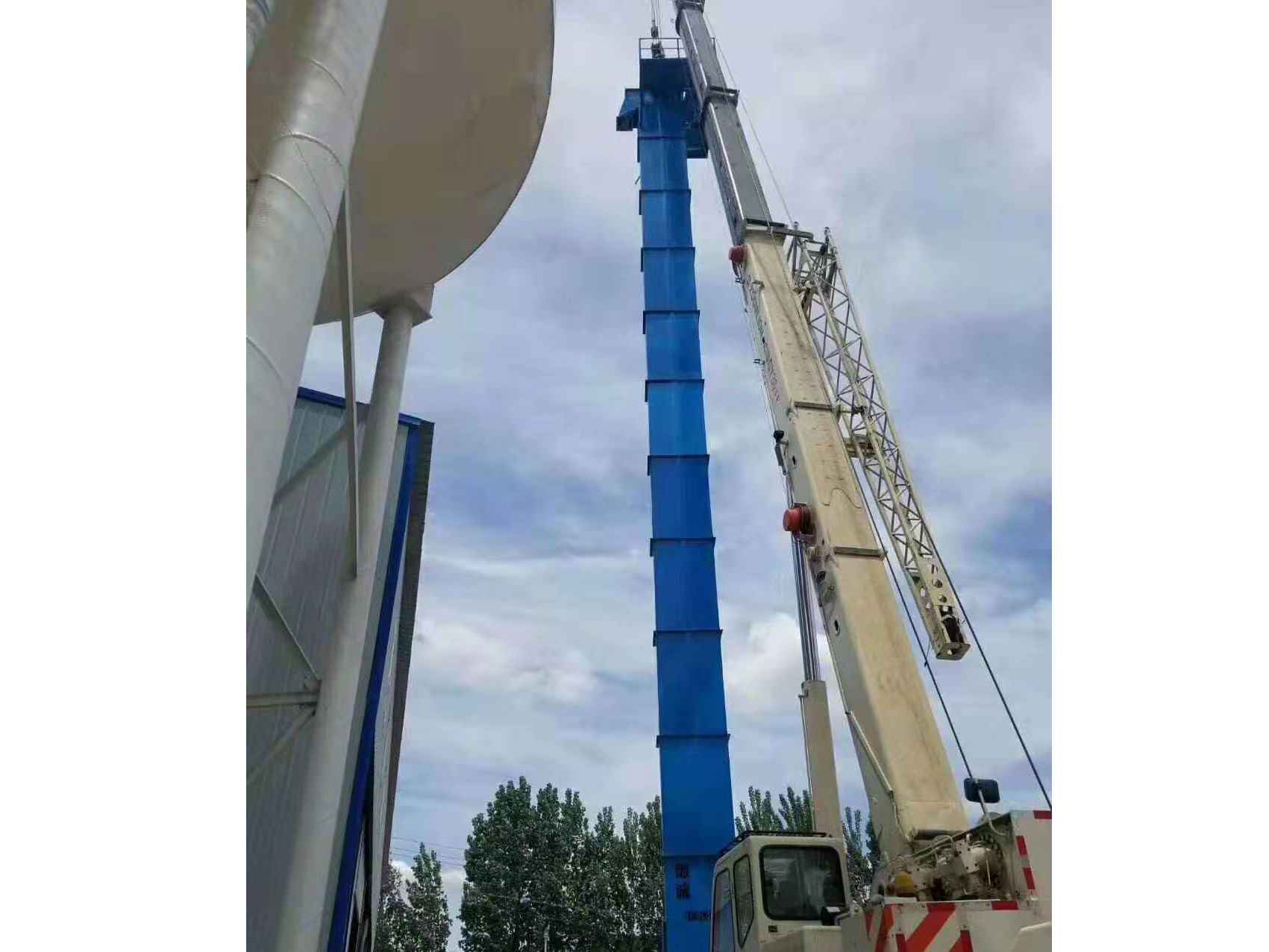 NE型板链式提升机（NE30、50、100、150、200、300）